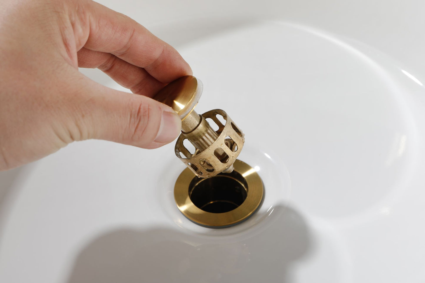 Bathroom Sink Faucet Single Hole Single Handle Bathroom Faucet Vanity Faucet Modern RV Faucet Deck Mount 1 Hole or 3 Holes